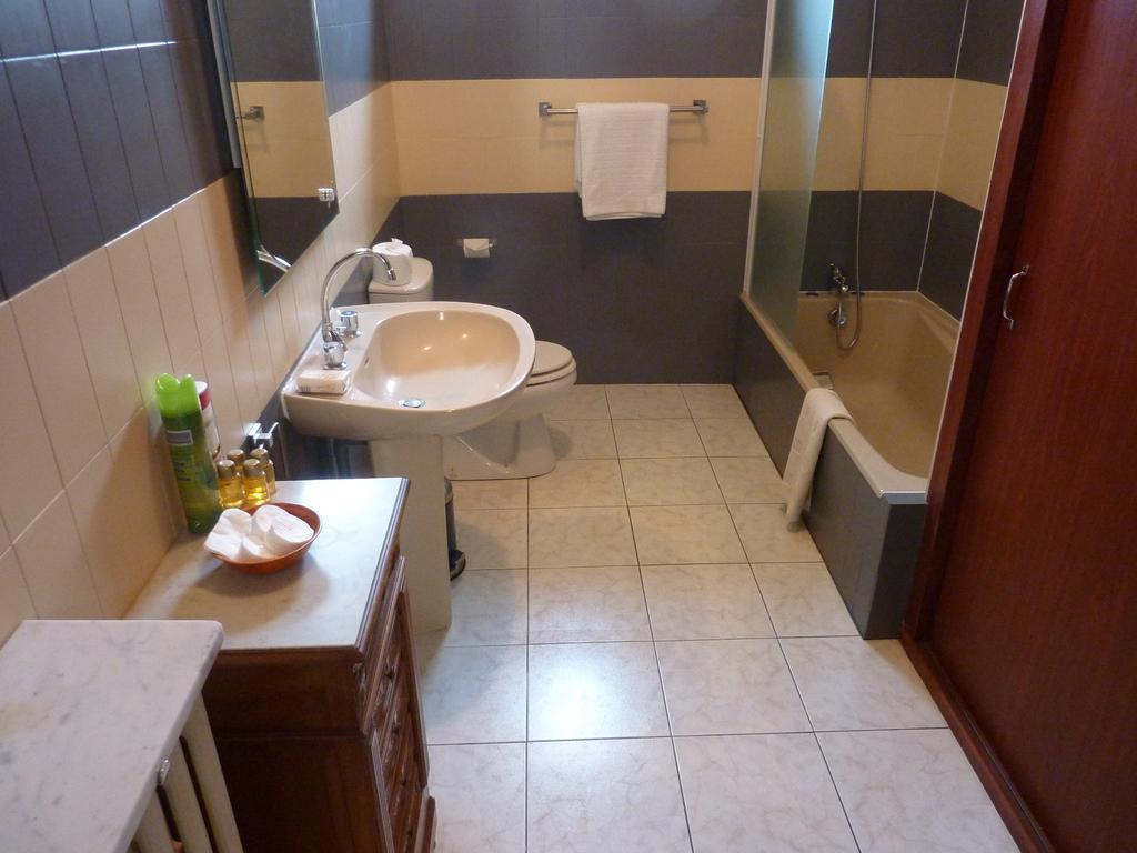 Maison Bellevue Bed & Breakfast Carcasona Habitación foto